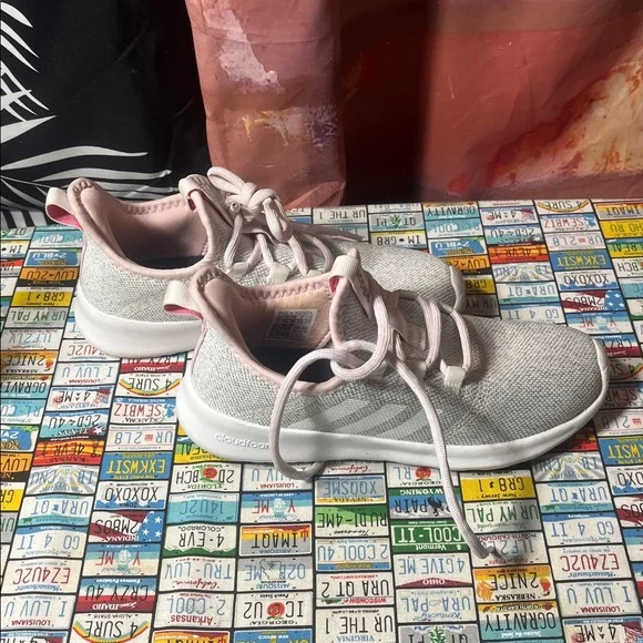 Adidas Women’s Cloudfoam Sneakers Gray Pink Size 4 - Picture 5 of 8